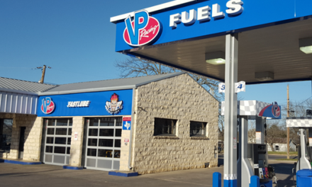 VP Racing Fuels Opens First-Ever VP FASTLUBE™ Oil Change Center