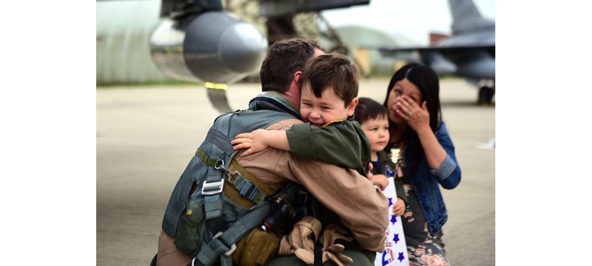 Pilot Donates to Folds of Honor